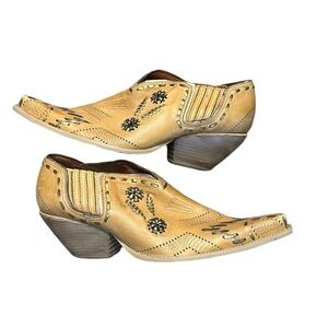 Y2K BCBGirls Booties 9B